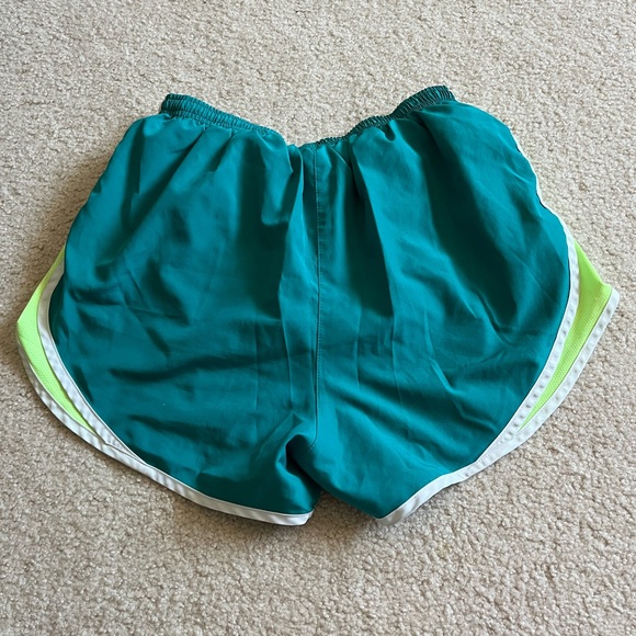 nike shorts - Picture 3 of 3